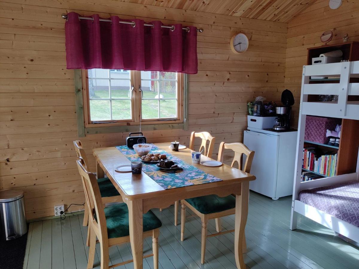 Отель Satukurki-Vierasmaja - Simple And Cute Cabin Састамала Экстерьер фото