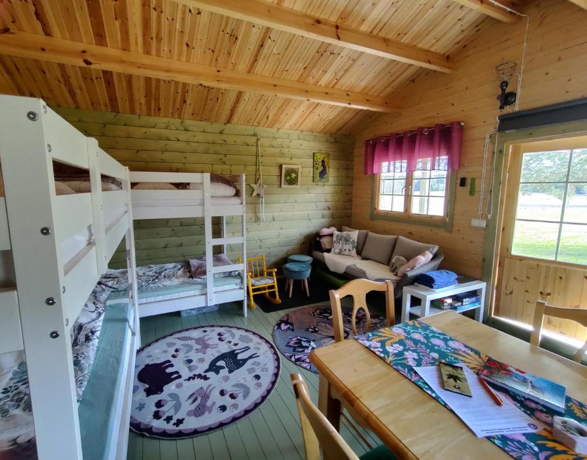 Отель Satukurki-Vierasmaja - Simple And Cute Cabin Састамала Экстерьер фото