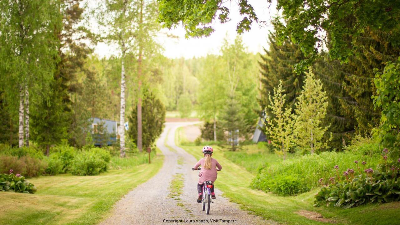 Отель Satukurki-Vierasmaja - Simple And Cute Cabin Састамала Экстерьер фото